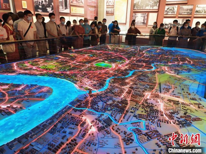 日喀則文化與旅游管理工作者上?！叭〗?jīng)”領(lǐng)悟生態(tài)旅游內(nèi)涵