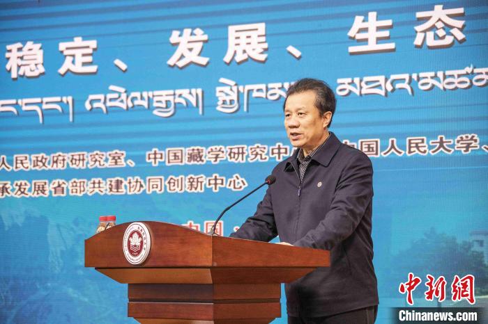 圖為西藏民族大學(xué)黨委書(shū)記、副校長(zhǎng)劉凱在開(kāi)幕式上致辭?！钪覍?攝