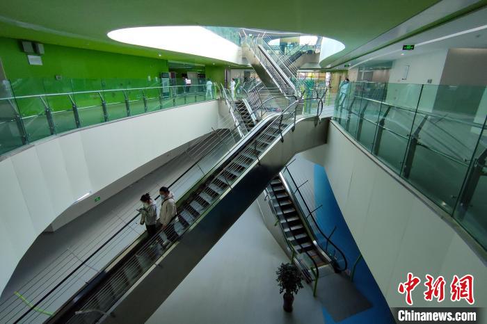 圖為西藏自治區(qū)婦產兒童醫(yī)院內景。　江飛波 攝