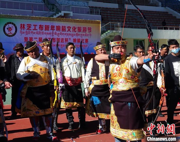 圖為響箭比賽現(xiàn)場?！∪轿木?攝