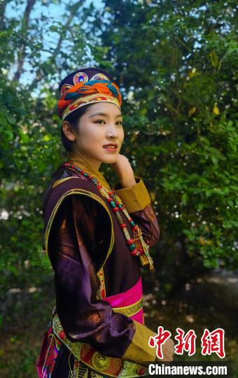 圖為國家級非遺項目——林芝工布藏族服飾?！±盍?攝