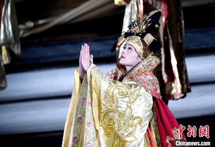 3月17日，西藏拉薩，《文成公主》大型史詩(shī)劇演出現(xiàn)場(chǎng)?！±盍?攝