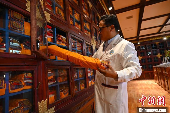 西藏藏醫(yī)院推動古籍文獻(xiàn)整理研究、出版利用
