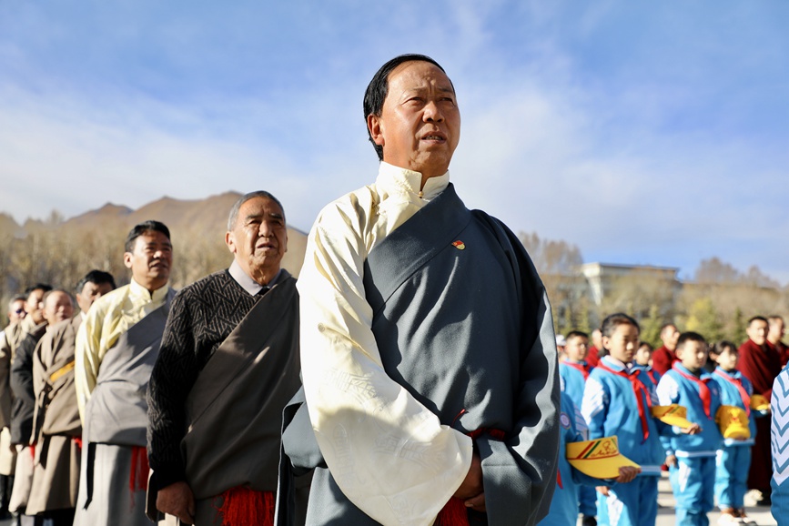 “升國(guó)旗、唱國(guó)歌”儀式現(xiàn)場(chǎng)。