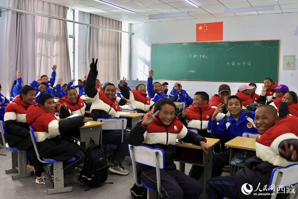 安置在定日縣委黨校讀書的學(xué)生。人民日報記者 鮮敢攝