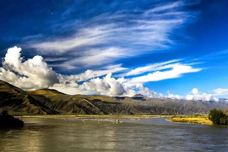 懂西藏的人，一定不會(huì)錯(cuò)過林芝的秋天