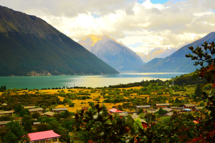 懂西藏的人，一定不會(huì)錯(cuò)過林芝的秋天