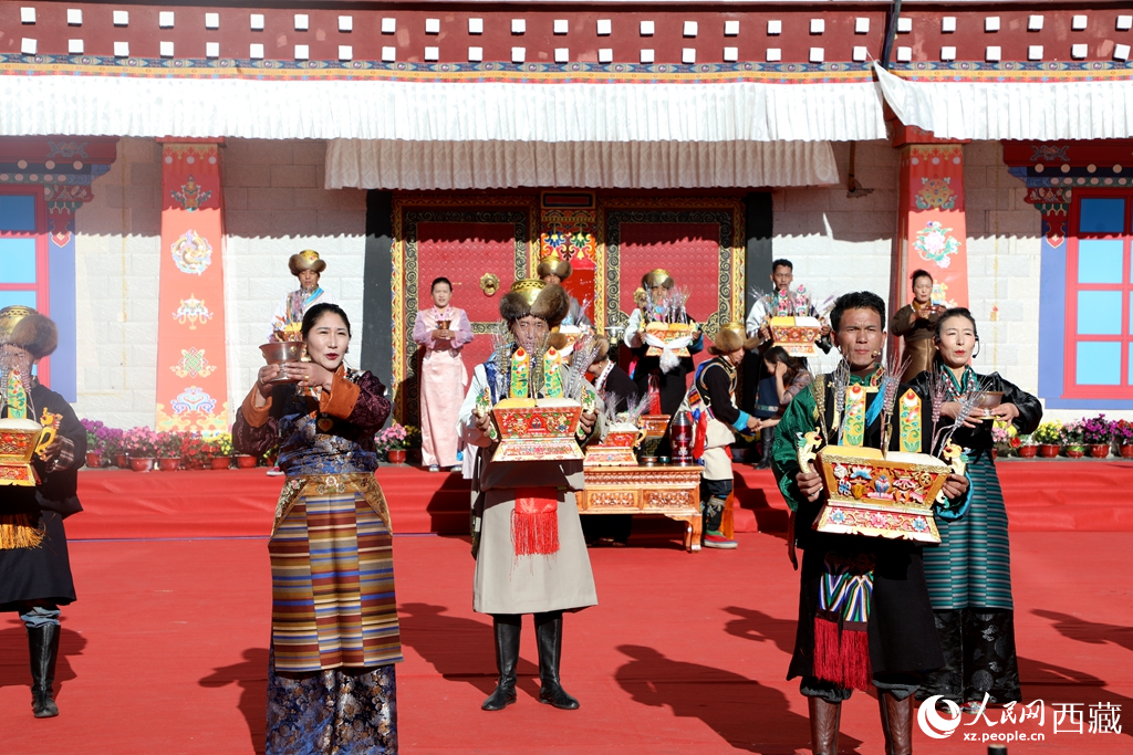 雅礱“村晚”鬧新春。人民網(wǎng)記者 吳雨仁攝