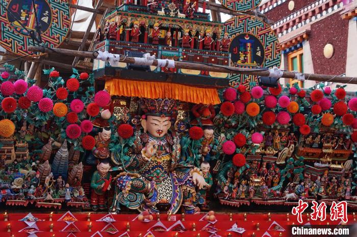 圖為塔爾寺酥油花展局部。　馬銘言 攝