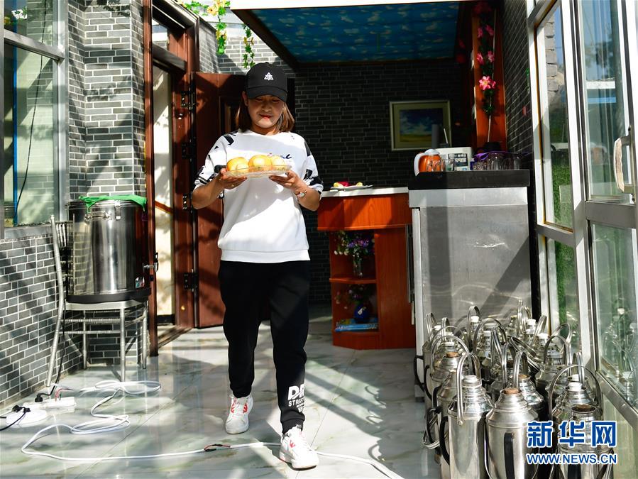 （全面建成小康社會(huì)“百城千縣萬村調(diào)研行”·圖文互動(dòng)）（4）青?？柎澹骸肮夤鞔濉钡娜A麗轉(zhuǎn)身