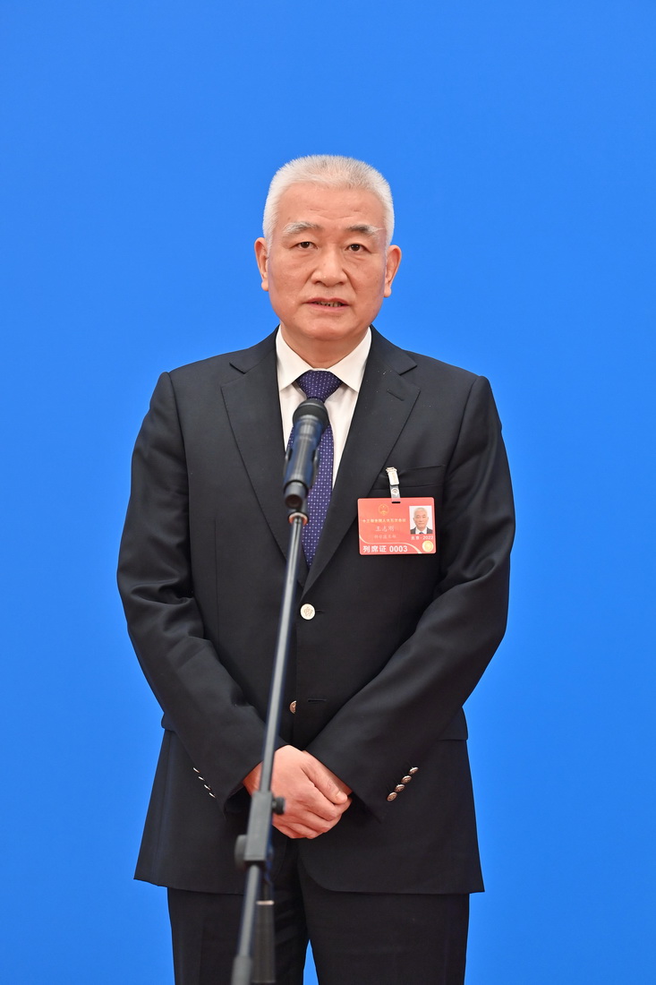 這是科學(xué)技術(shù)部部長王志剛通過網(wǎng)絡(luò)視頻方式接受采訪。新華社記者 李鑫 攝