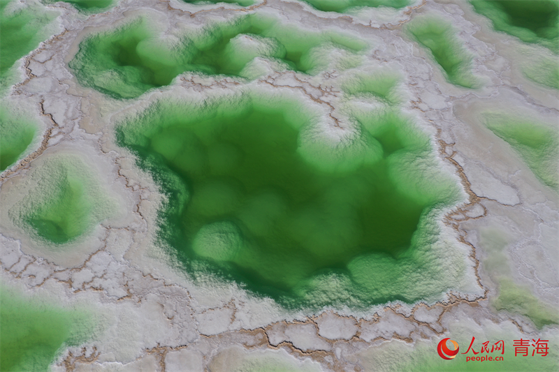 “鹽灘碧水”翡翠湖。人民網(wǎng) 況玉攝